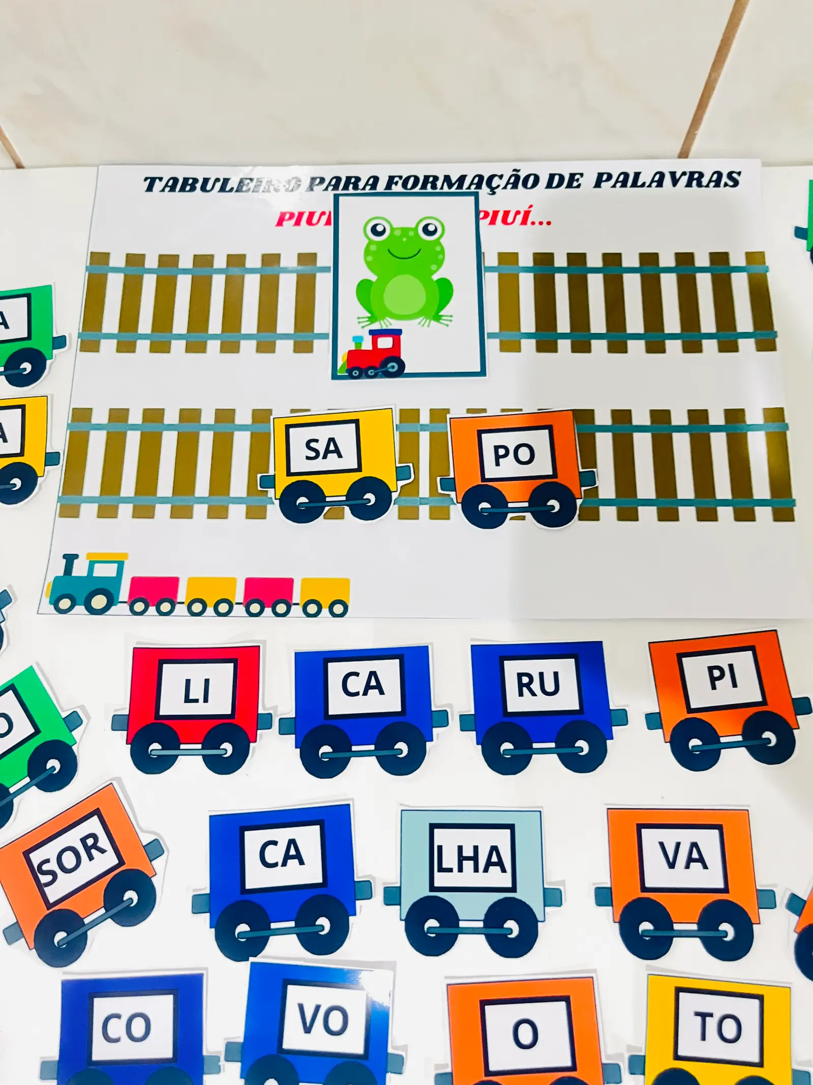 Trem das Sílabas – Formando Palavras — amostra 1: Que tal transformar a formação de palavras em uma viagem divertida? 🚂💨