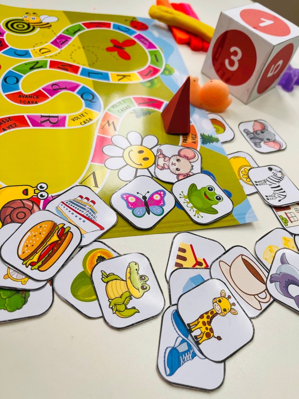 Trilha do Alfabeto – Jogo de Alfabetização com Letras — amostra 1: Jogo pedagógico para trabalhar o alfabeto de A a Z de…