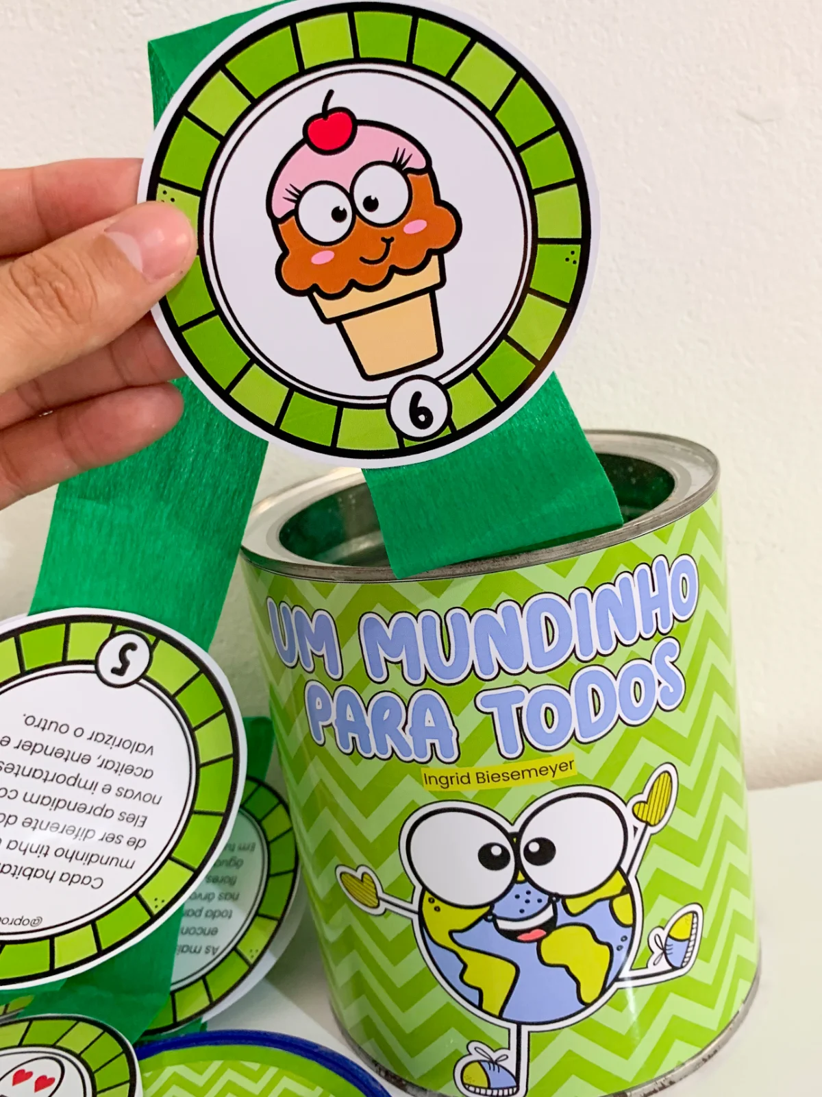Um mundinho para Todos – PDF para Imprimir | Educação Infantil — amostra 6: Arquivo Poema na lata “Um Mundinho para Todos”…