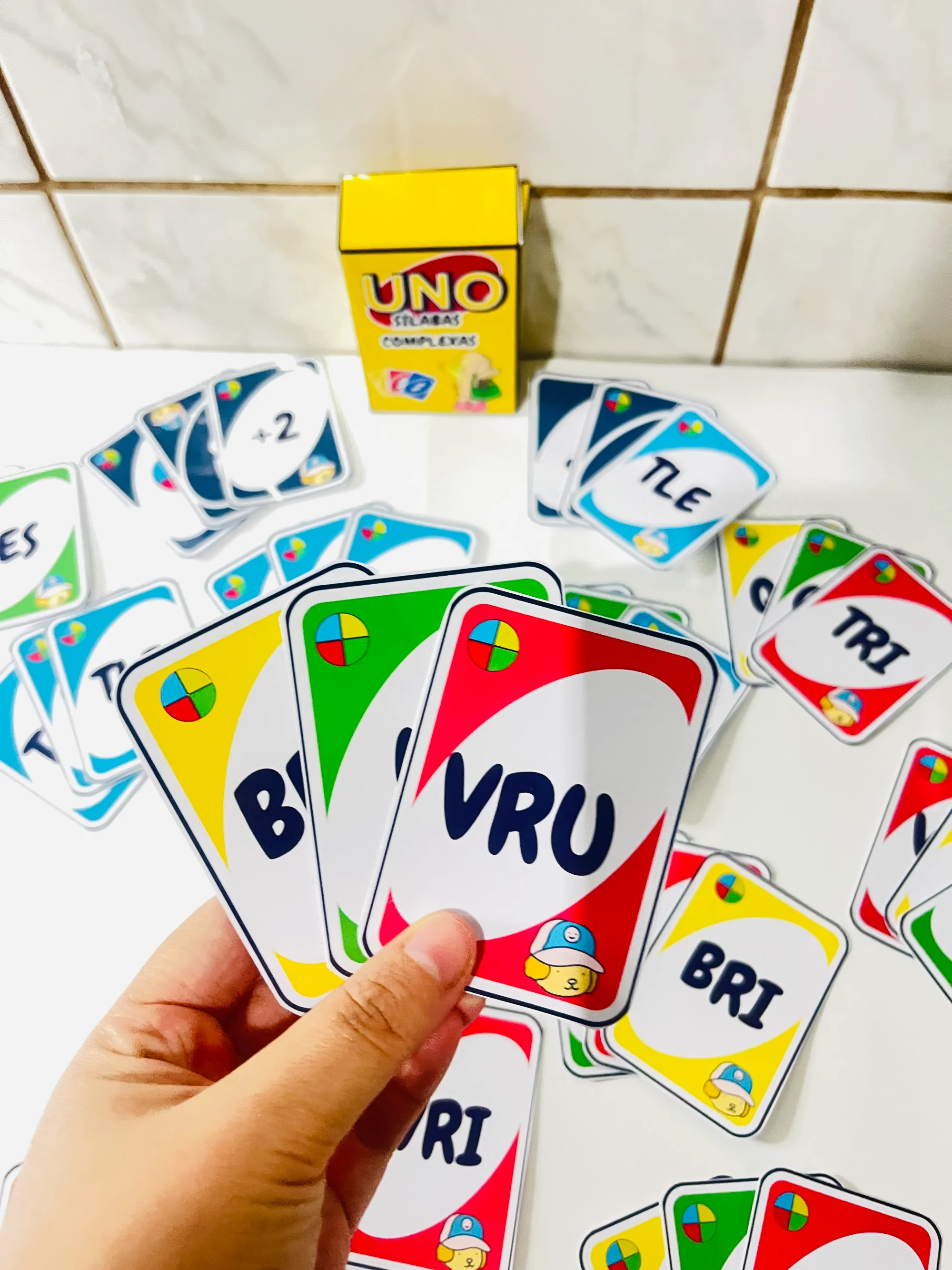 🃏✨ UNO DAS SÍLABAS COMPLEXAS– ALFABETIZAÇÃO INICIAL — amostra 7: Com o UNO DAS SÍLABAS – Bobbie Goods , seus alunos vão…