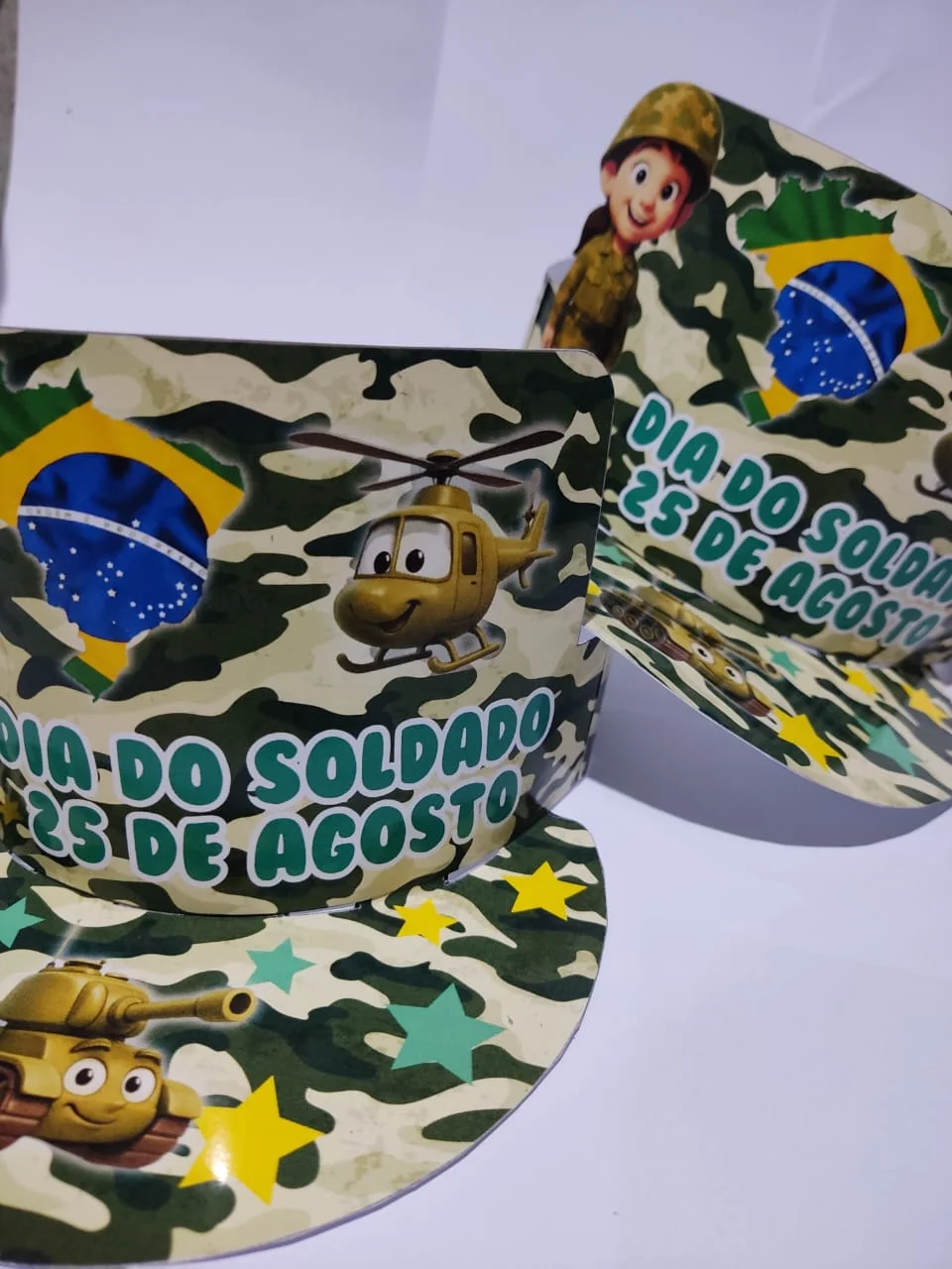 Viseira dia do soldado colorida – PDF para Imprimir — amostra 2: Formato e entrega Viseira dia do soldado colorida – PDF para Imprimir — amostra 2: Formato e entrega