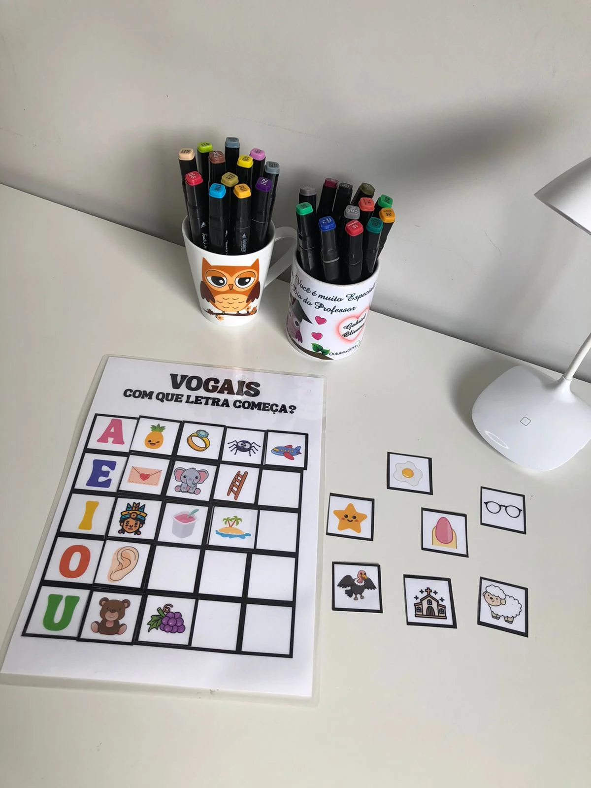 VOGAIS: COM QUE LETRA COMEÇA? – PDF para Imprimir — Alfabetização para Educação Infantil: Uma atividade desenvolvida para…